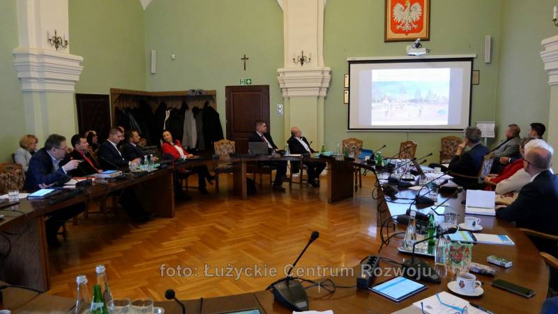 radni podczas sesji Rady Miasta Lubań